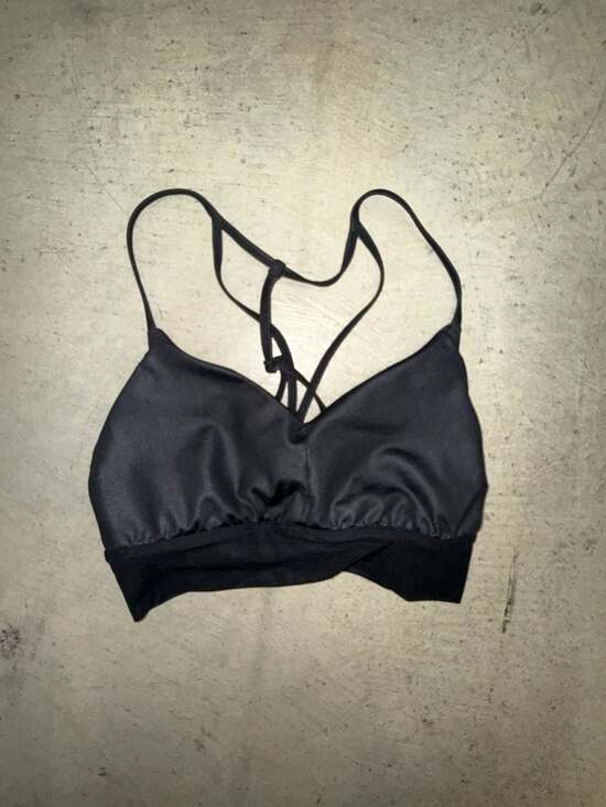 ALO Yoga - Picture 1 of 3